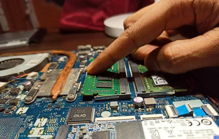 How to Buy and Upgrade Laptop RAM? [Detailed Guide]
